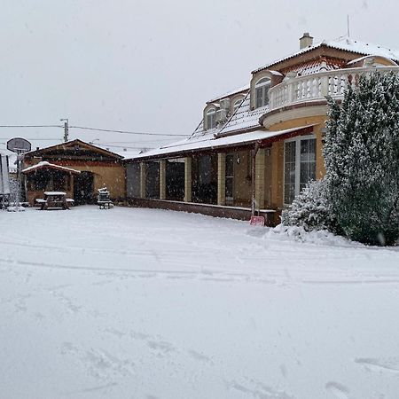 Ambrozia Guesthouse Надьканижа Экстерьер фото