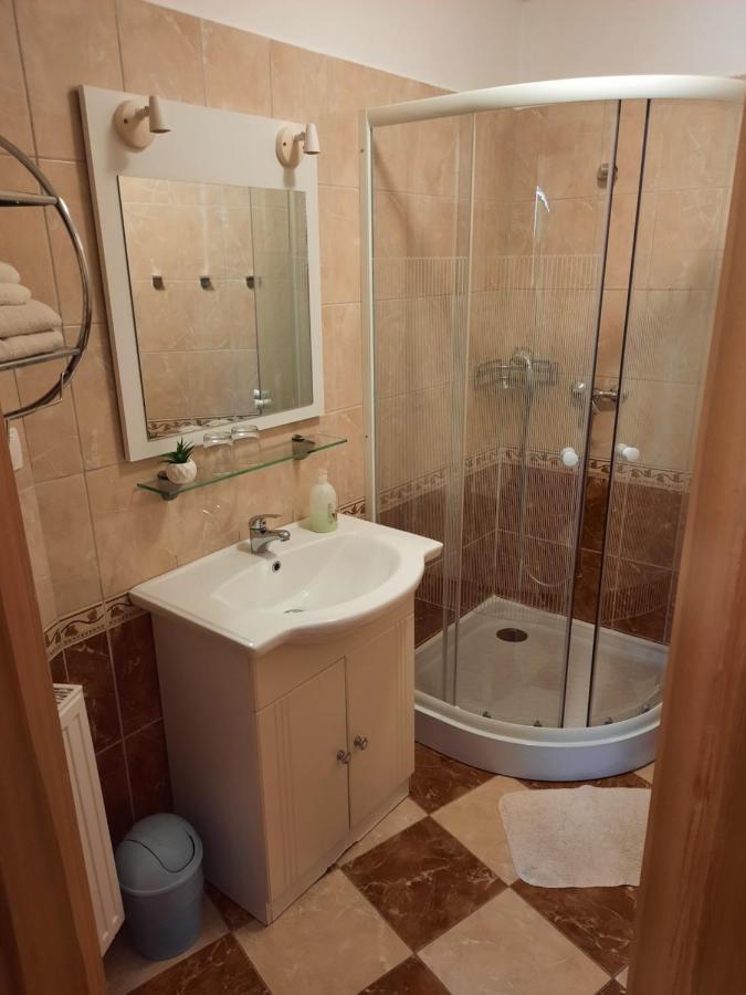 Ambrozia Guesthouse Надьканижа Экстерьер фото