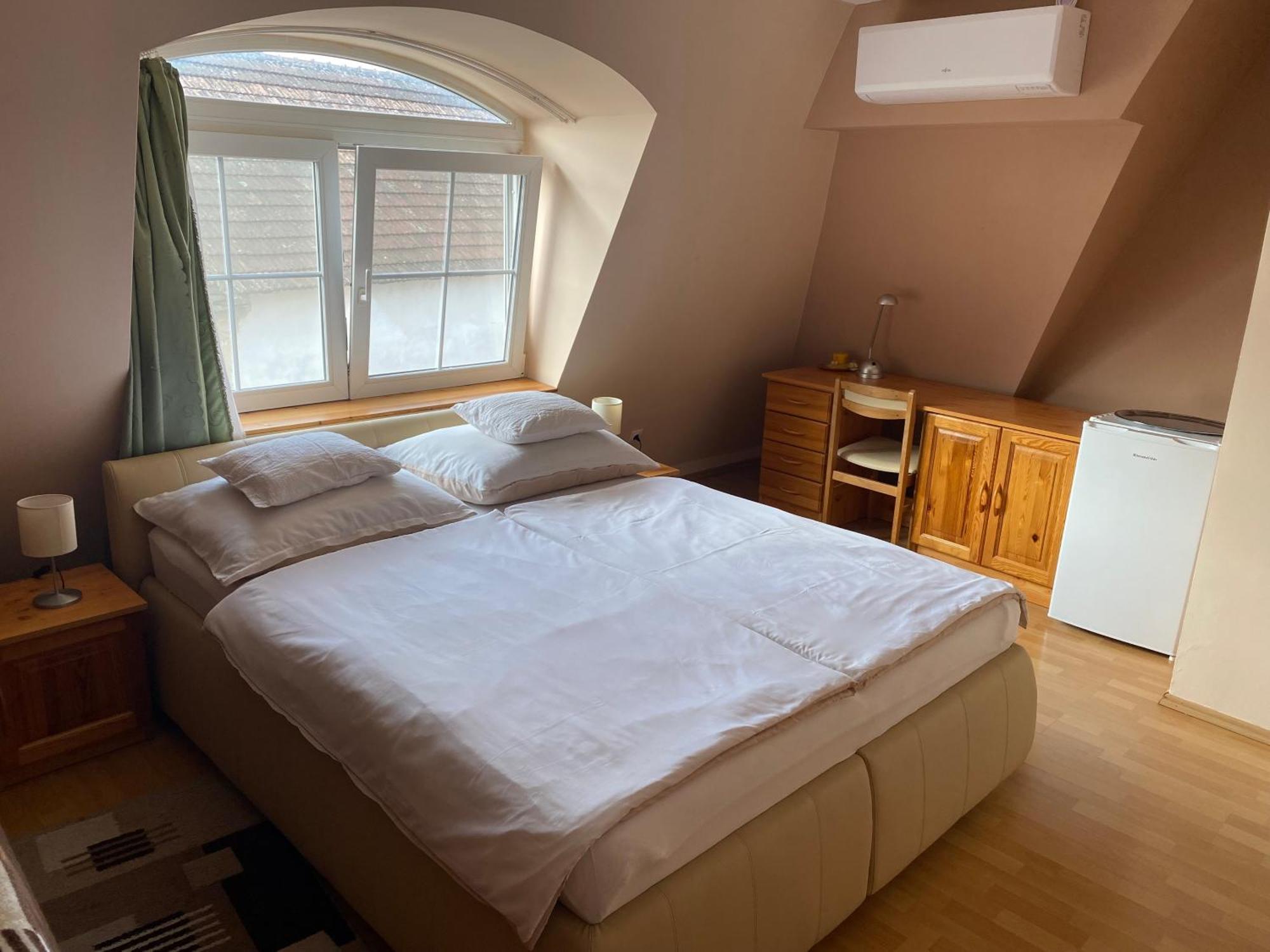 Ambrozia Guesthouse Надьканижа Экстерьер фото