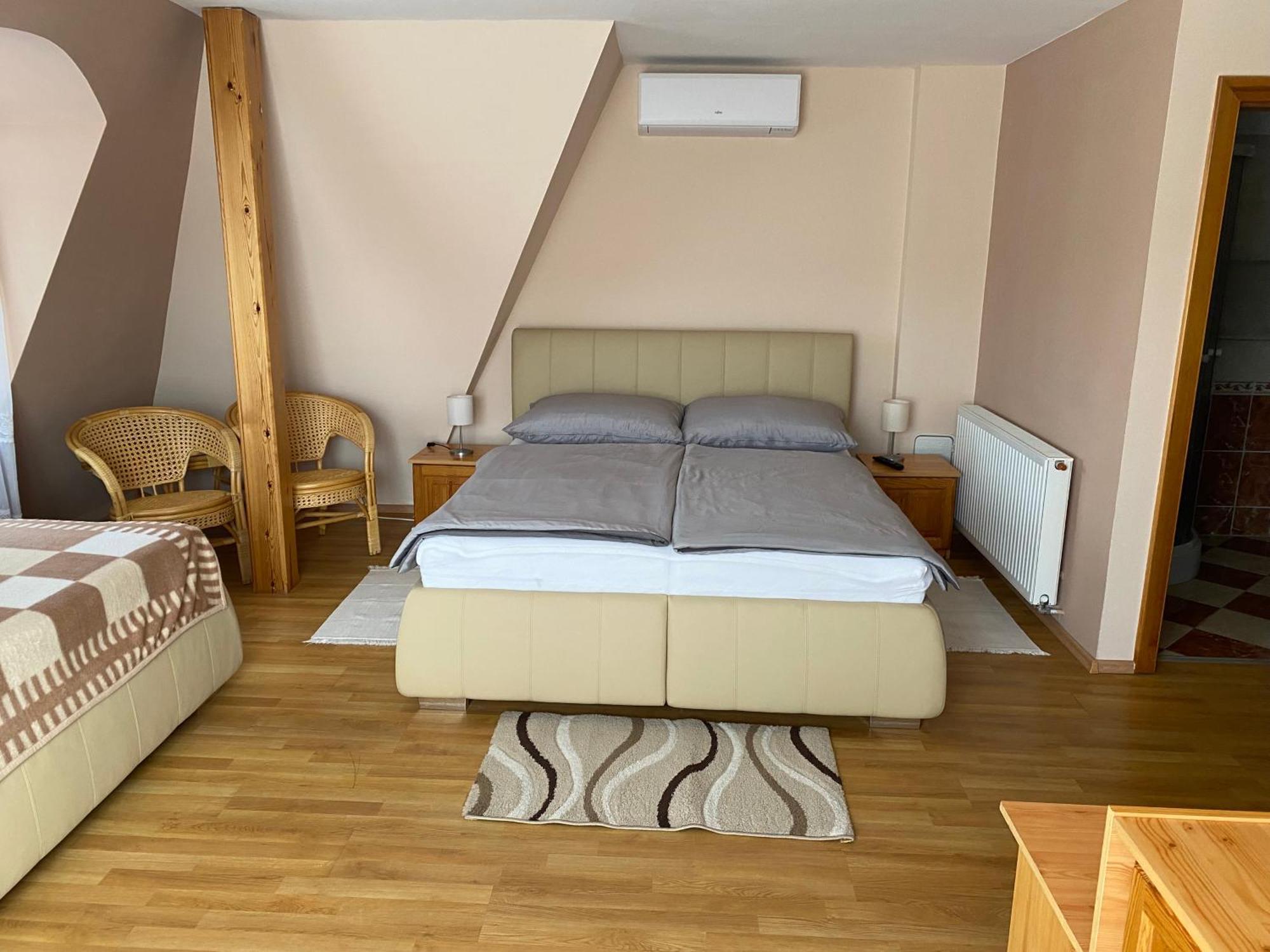 Ambrozia Guesthouse Надьканижа Экстерьер фото
