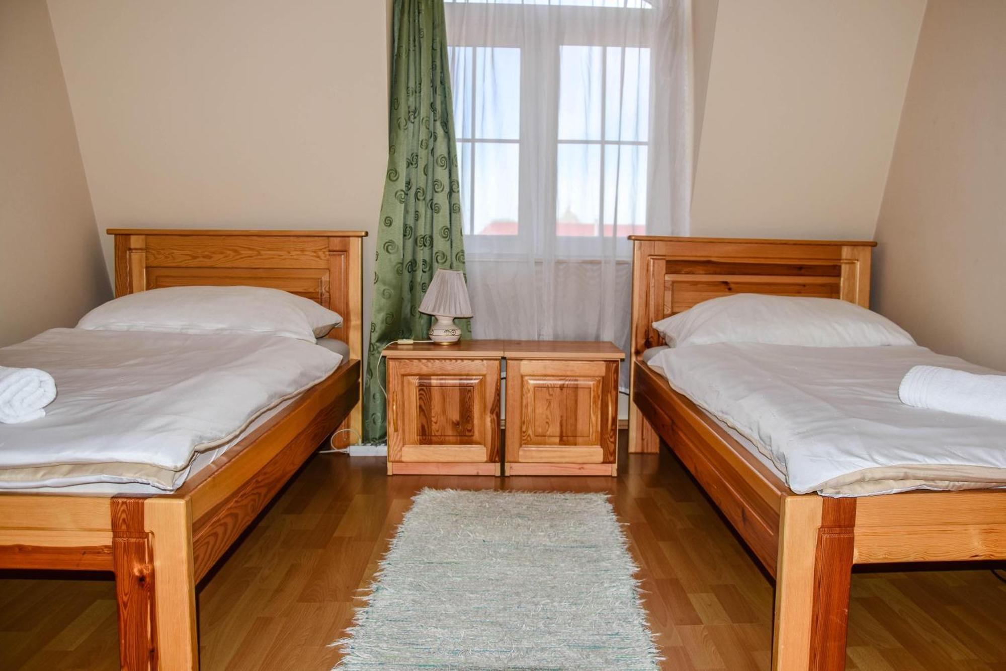 Ambrozia Guesthouse Надьканижа Экстерьер фото