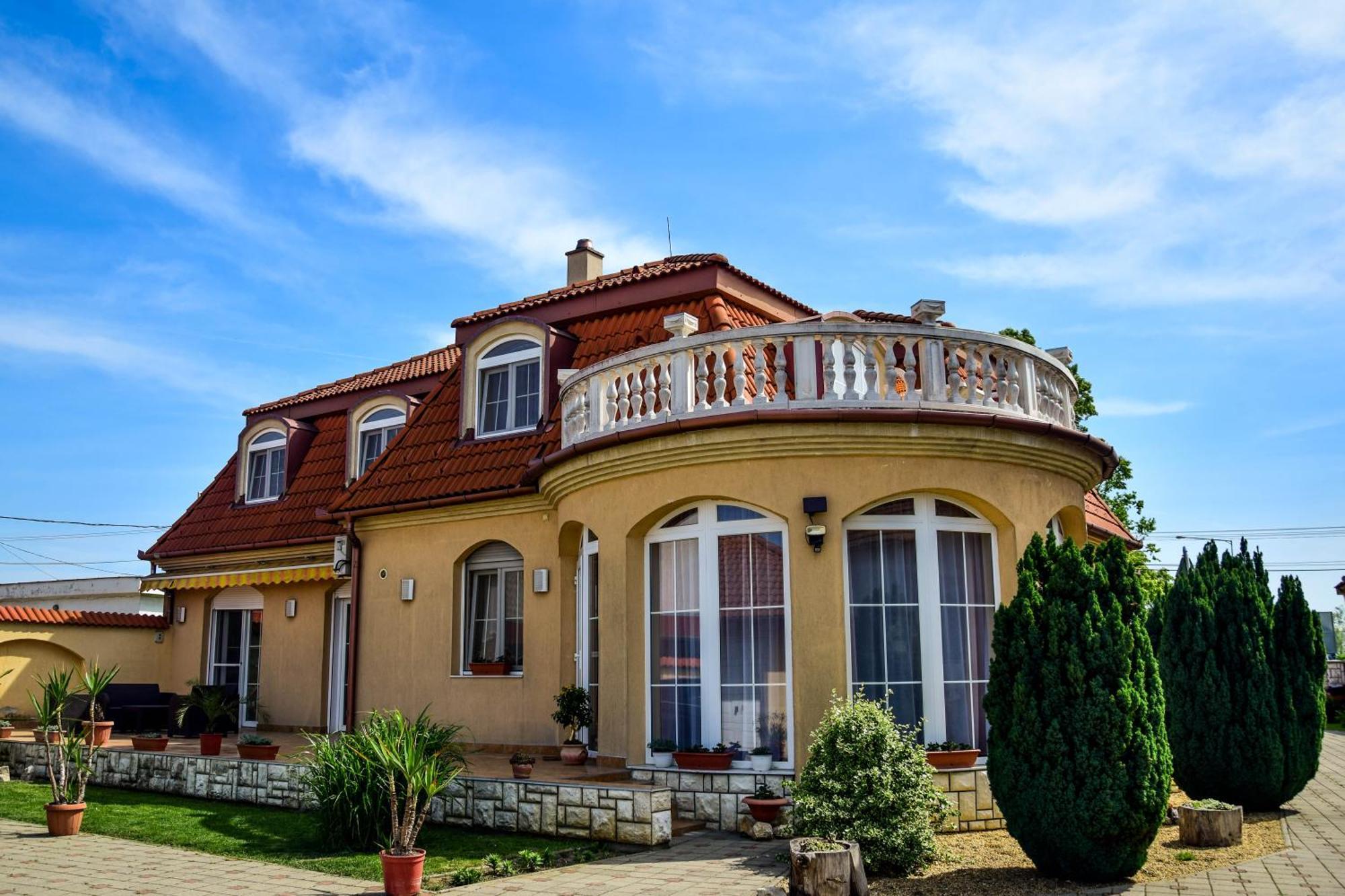 Ambrozia Guesthouse Надьканижа Экстерьер фото