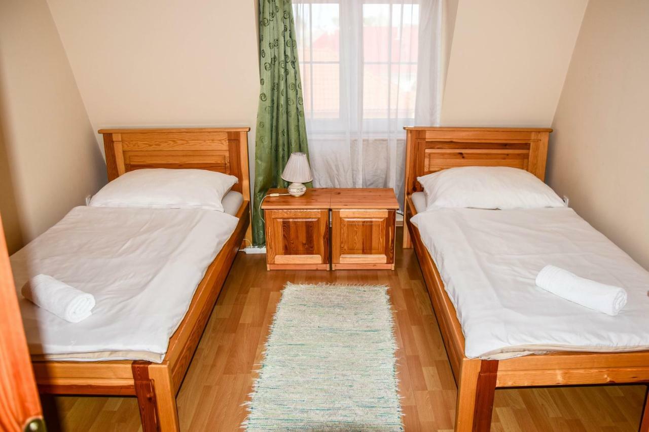 Ambrozia Guesthouse Надьканижа Экстерьер фото